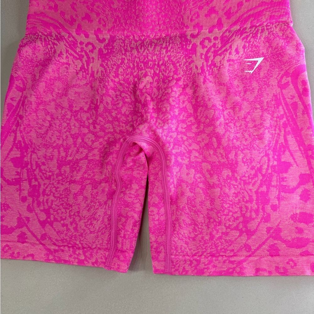 Gymshark Hot Pink Seamless High-Waist Bike Shorts Never Worn Size L